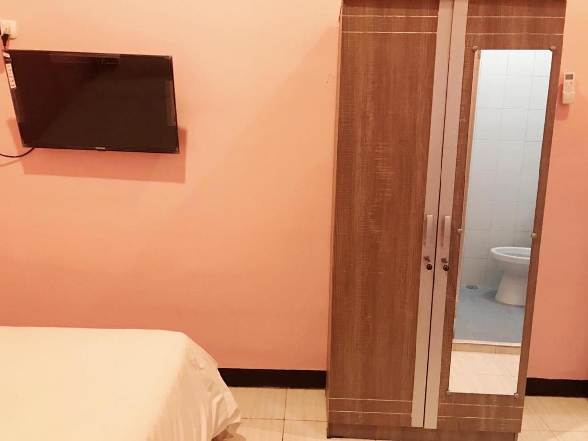 Roomz Budget Residence Semarang Exterior foto