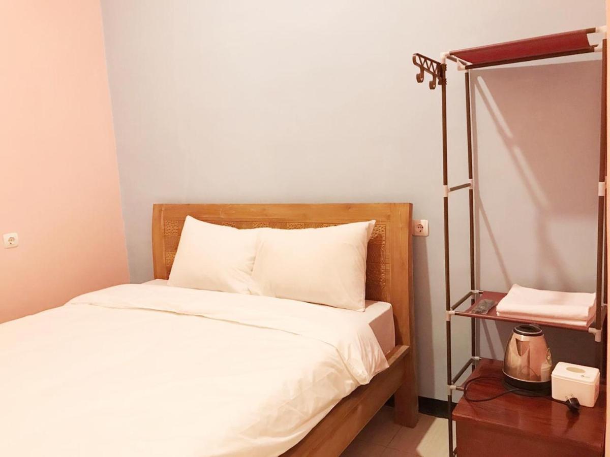 Roomz Budget Residence Semarang Exterior foto