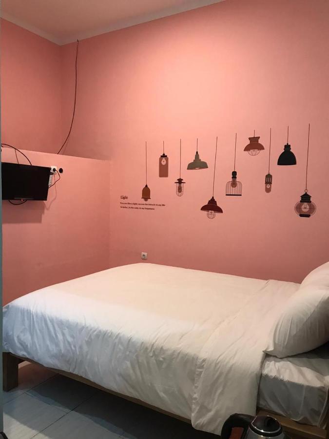 Roomz Budget Residence Semarang Exterior foto